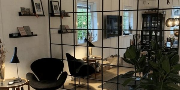 Desain Ruang Tamu Kecil 2x3 - Cermin Dinding